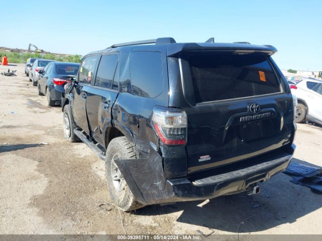2020 TOYOTA 4RUNNER JTEBU5JR2L5796339 Photo 2