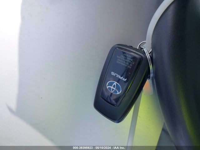 Toyota Prius Three 2017 JTDKARFU9H3532989 Image 11