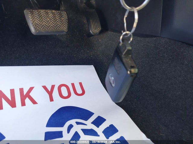 Toyota Rav4 Xle 2018 JTMWFREV4JJ188633 Image 11