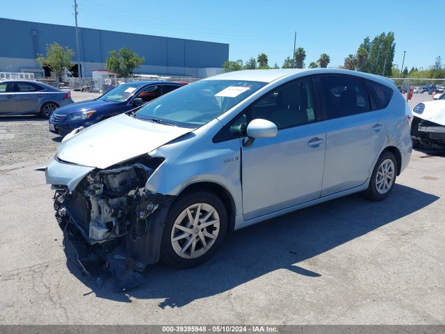 Toyota Prius V Three 2014 JTDZN3EU2EJ011234 Image 2