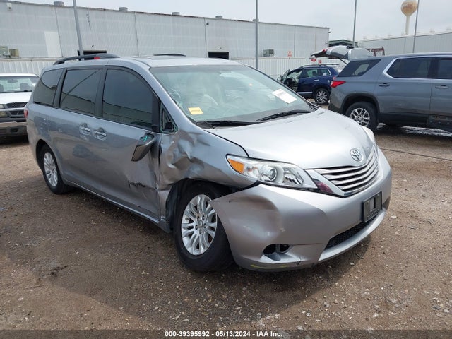 Toyota Sienna Xle Premium 8 Passenger 2017 5TDYZ3DC5HS854277 головне зображення