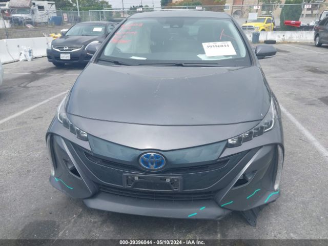 JTDKAMFP8N3198558 Toyota Prius Prime Xle
