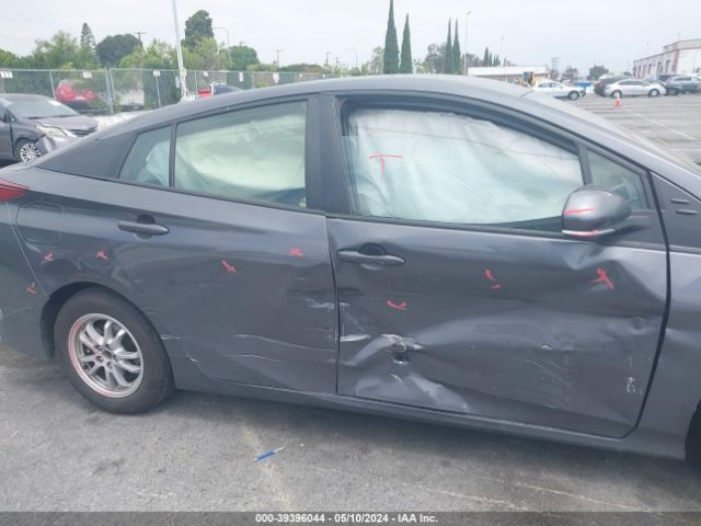 JTDKAMFP8N3198558 Toyota Prius Prime Xle