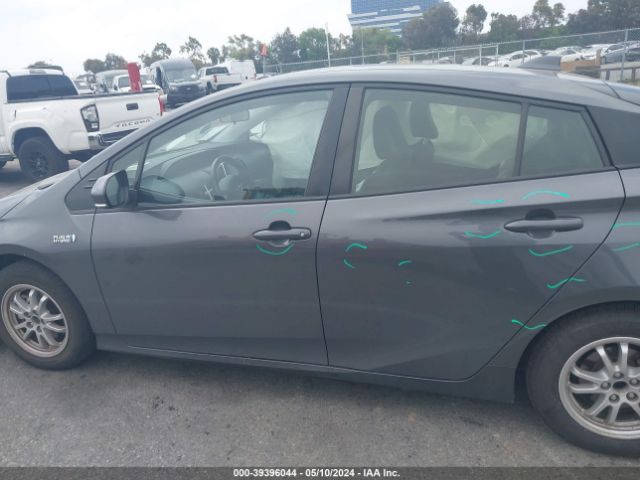 JTDKAMFP8N3198558 Toyota Prius Prime Xle