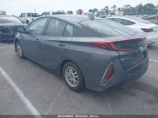 JTDKAMFP8N3198558 Toyota Prius Prime Xle