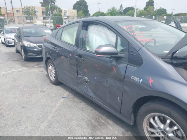 JTDKAMFP8N3198558 Toyota Prius Prime Xle