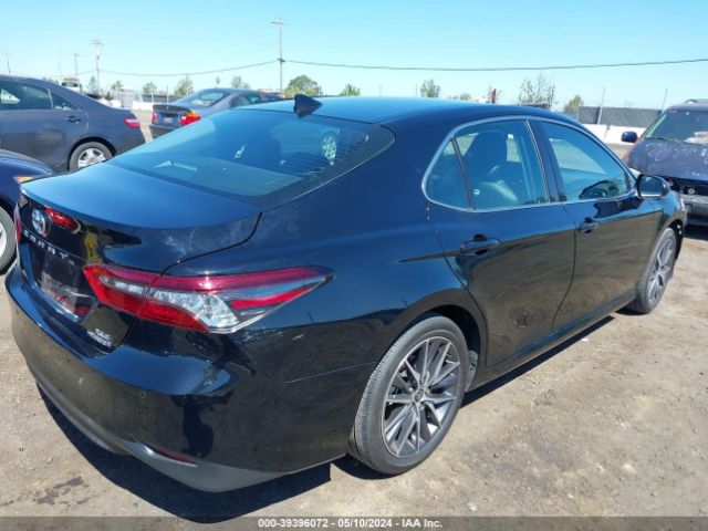4T1F31AK7NU592841 Toyota Camry Xle Hybrid