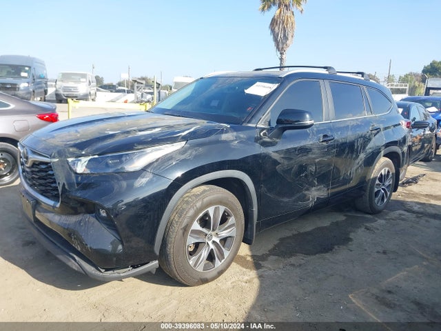 Toyota Highlander Xle 2023 5TDKDRAH6PS001876 Image 2