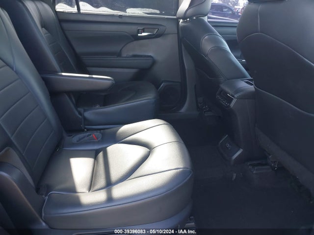 Toyota Highlander Xle 2023 5TDKDRAH6PS001876 Image 8