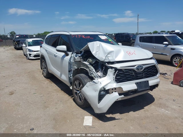 Toyota Highlander Xle 2022 5TDHZRAHXNS554832 main image