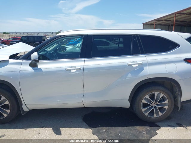 Toyota Highlander Xle 2022 5TDHZRAHXNS554832 Image 14