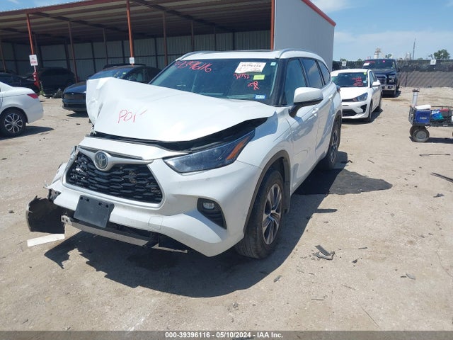 Toyota Highlander Xle 2022 5TDHZRAHXNS554832 Image 2