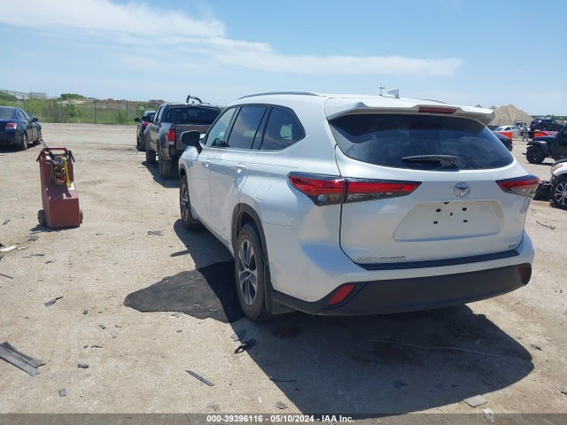 Toyota Highlander Xle 2022 5TDHZRAHXNS554832 Image 3