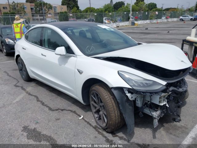 39396125 :رقم المزاد ، 5YJ3E1EA1JF035347 vin ، 2018 Tesla Model 3 Long Range/mid Range مزاد بيع