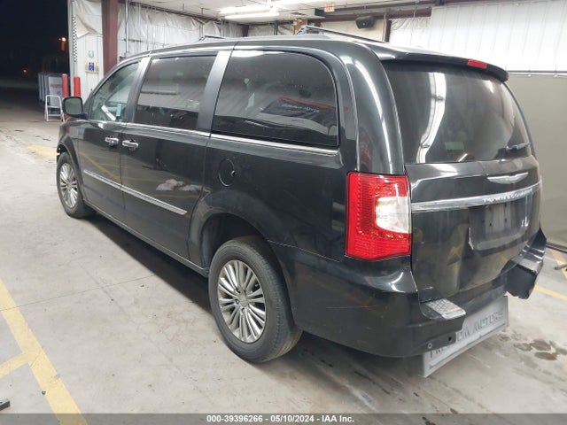 2C4RC1CG1GR159008 Chrysler Town & Country Touring-l Anniversary Edition