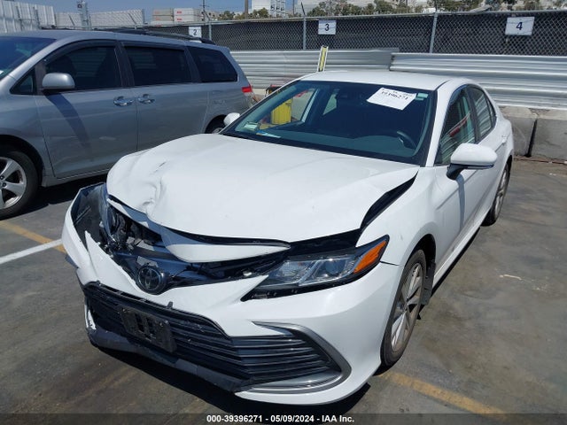 Toyota CAMRY LE 2022 4T1R11AK3NU708071 Image 2