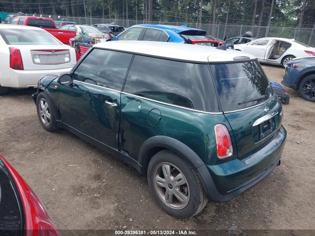 2006 MINI COOPER WMWRC33566TK16012 Photo 2