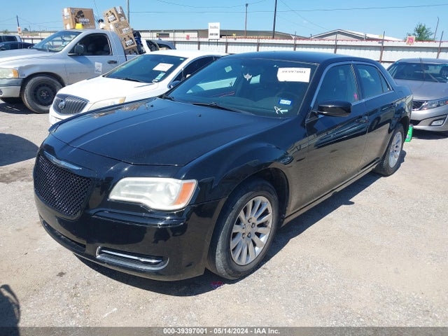 Chrysler 300 2014 2C3CCAAGXEH164322 Image 2