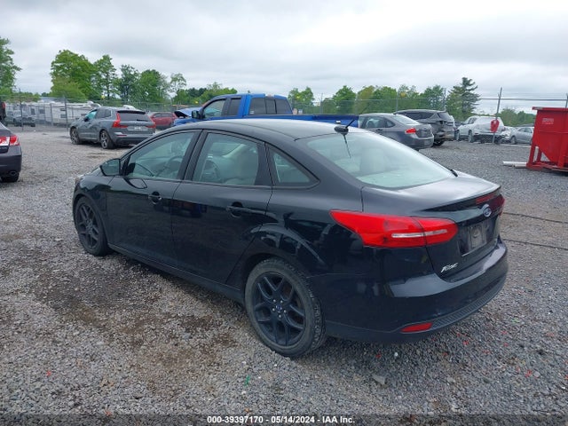 Ford FOCUS SE 2016 1FADP3FE2GL288555 Image 3