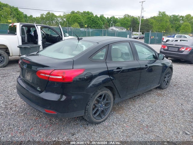 Ford FOCUS SE 2016 1FADP3FE2GL288555 Image 4