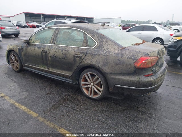 1VWDT7A33HC019031 Volkswagen Passat 1.8t R-line