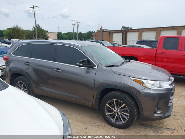 Toyota Highlander Xle 2017 5TDJZRFHXHS443308 Image 13
