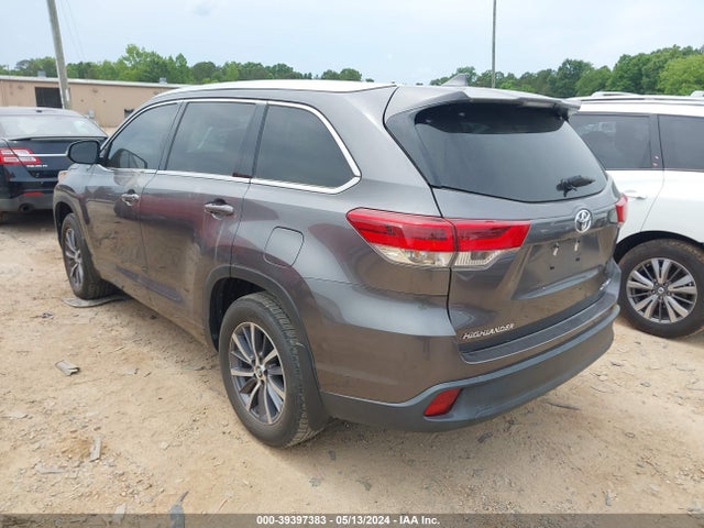 Toyota Highlander Xle 2017 5TDJZRFHXHS443308 Image 3
