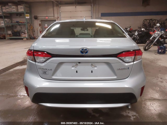 Toyota Corolla Hybrid Le 2022 JTDEAMDE3N3005697 Image 17