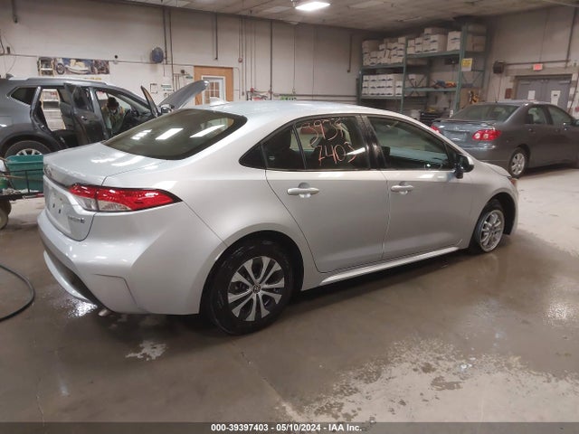Toyota Corolla Hybrid Le 2022 JTDEAMDE3N3005697 Image 4