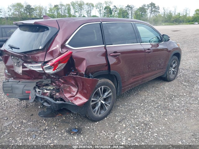 Toyota Highlander Le Plus 2018 5TDBZRFH3JS810740 Image 4