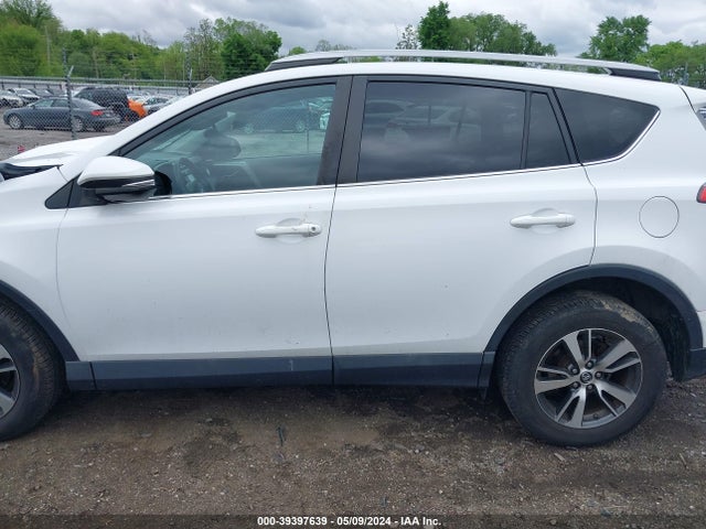 Toyota Rav4 Xle 2017 2T3RFREV4HW616306 Image 14