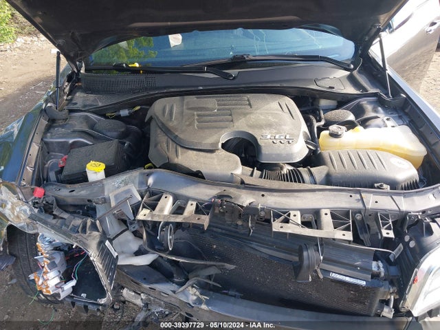 2C3CCAKG0EH181418 Chrysler 300c Awd