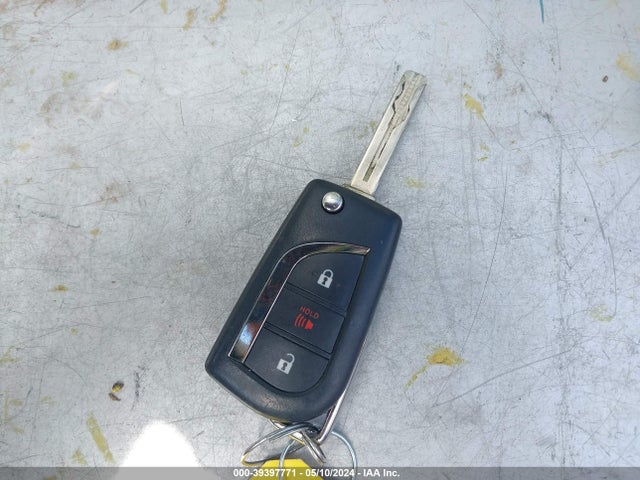 Scion Iq 10 Series 2014 JTNJJXB09EJ026715 Image 11