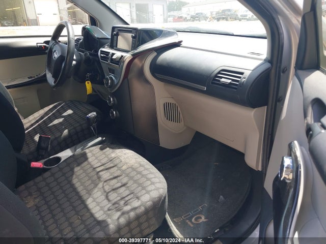 JTNJJXB09EJ026715 Scion Iq 10 Series