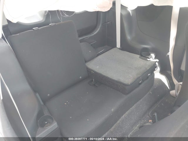 JTNJJXB09EJ026715 Scion Iq 10 Series