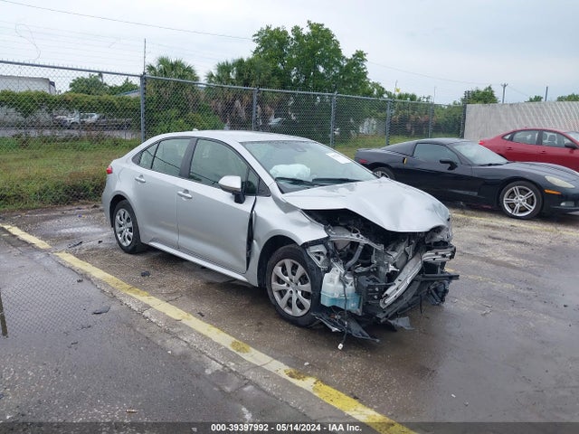 Toyota COROLLA LE 2022 JTDEPMAE9NJ197917 главное изображение