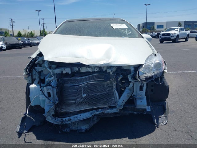 Toyota Prius Three 2015 JTDKN3DUXF0445539 Image 13