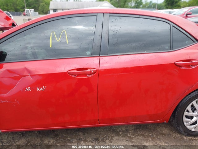 Toyota COROLLA LE 2018 2T1BURHE6JC004563 Image 14