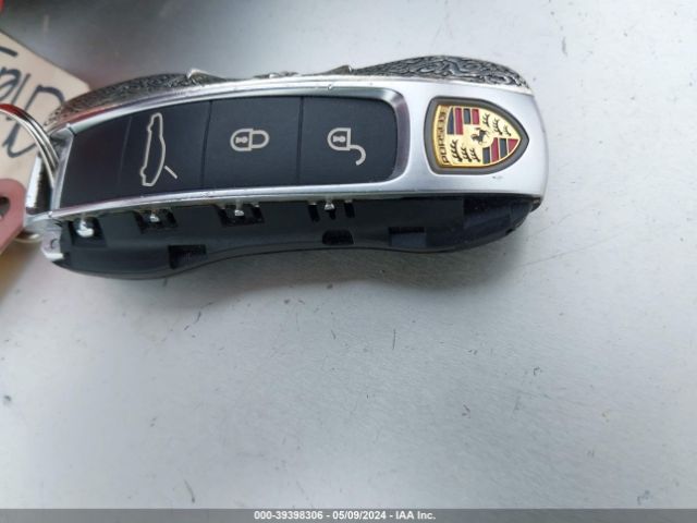 WP0AB2A70JL135873 Porsche Panamera 4s