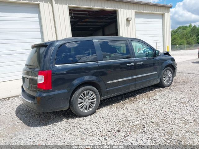2C4RC1CG7GR232057 Chrysler Town & Country Touring-l Anniversary Edition
