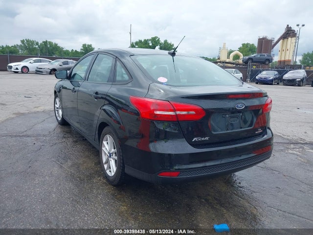 Ford FOCUS SE 2015 1FADP3F25FL340927 Image 3