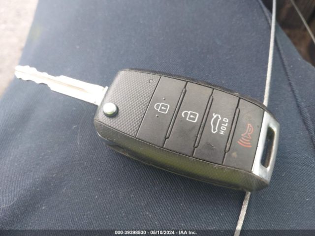 3KPFK4A75HE061080 KIA FORTE LX