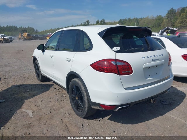 2013 PORSCHE CAYENNE WP1AF2A22DLA39125 Photo 2