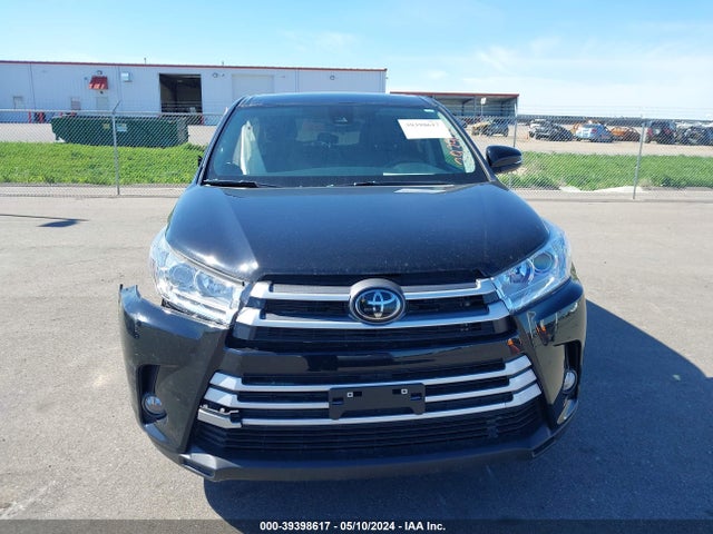 Toyota Highlander Le Plus 2018 5TDBZRFH2JS843079 Image 12