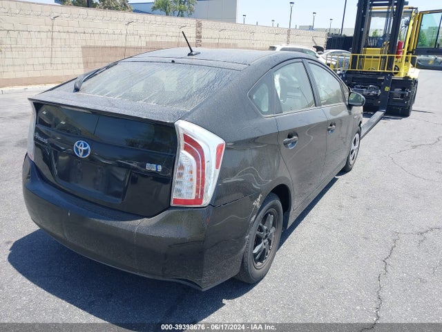 Toyota Prius Three 2015 JTDKN3DU6F0424820 Image 4