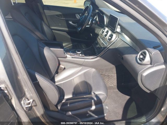 55SWF4JB2HU197541 Mercedes-Benz C 300 Luxury/sport