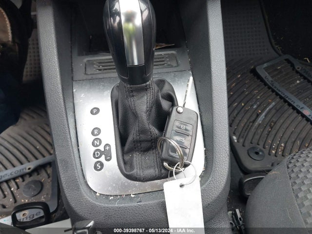 3VW2K7AJ5EM275139 Volkswagen Jetta 2.0l S