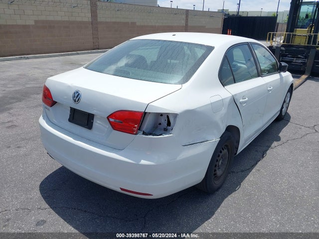 3VW2K7AJ5EM275139 Volkswagen Jetta 2.0l S