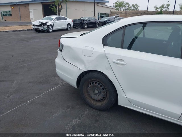 3VW2K7AJ5EM275139 Volkswagen Jetta 2.0l S
