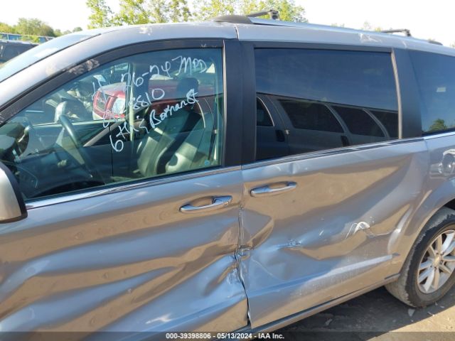 2C4RDGCG6JR214639 Dodge Grand Caravan Sxt